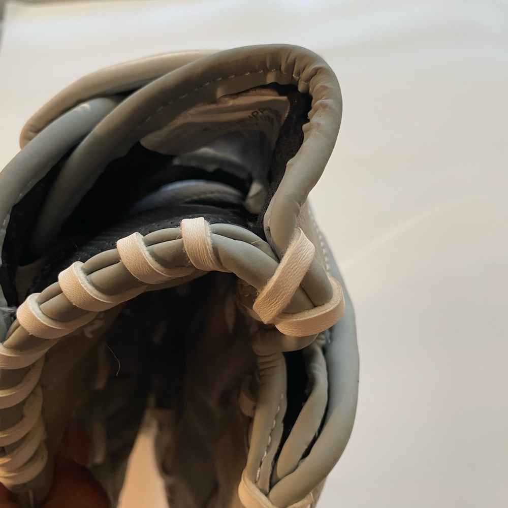 RAWLINGS ⚾️ Sure Catch Softball Glove - to be worn on right hand to catch - Picture 6 of 6